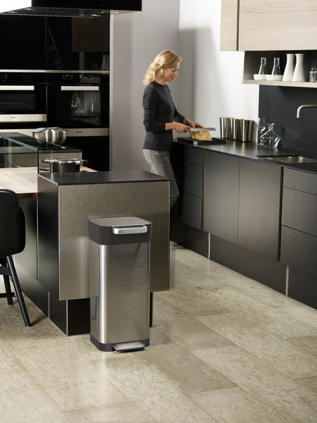 Контейнер для мусора 20 л. Joseph Joseph Titan Stainless Steel 30037 30037 фото