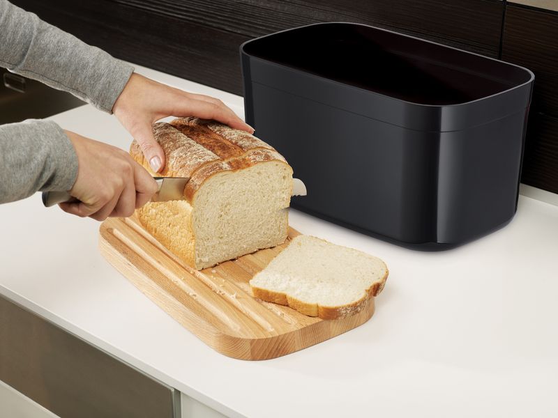 Хлібниця з бамбуковою кришкою Joseph Joseph Bread Bin Black 81103 81103 фото